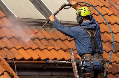 Démoussage et hydrofuge de toiture à Marnac